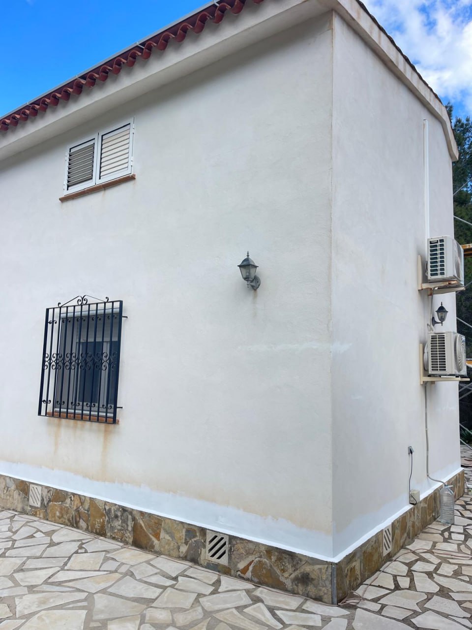 Fachada pintada — resultado final CostaPintura