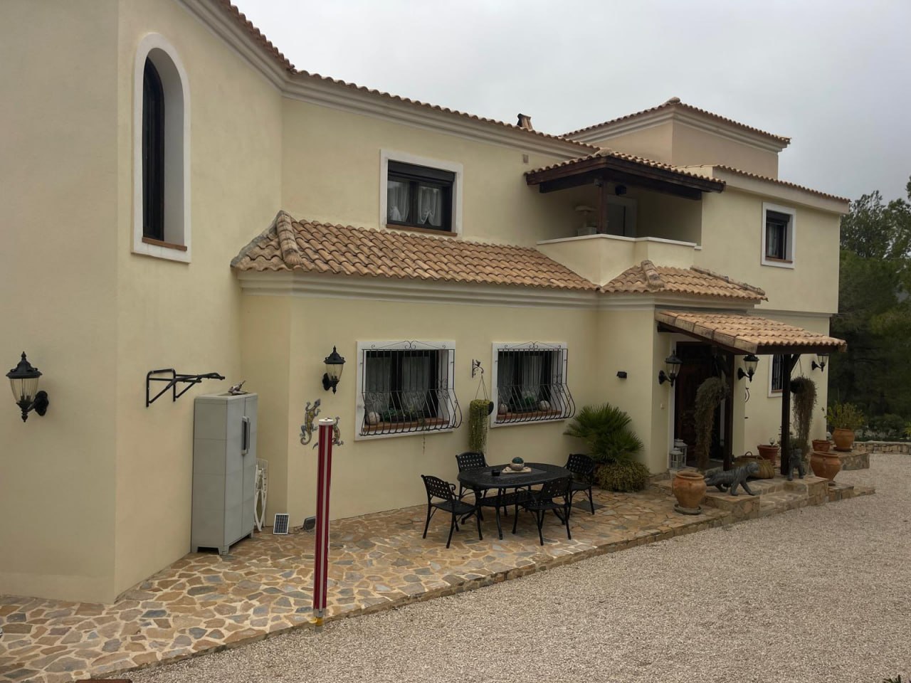 Pintura de interiores CostaPintura — terraza cubierta renovada