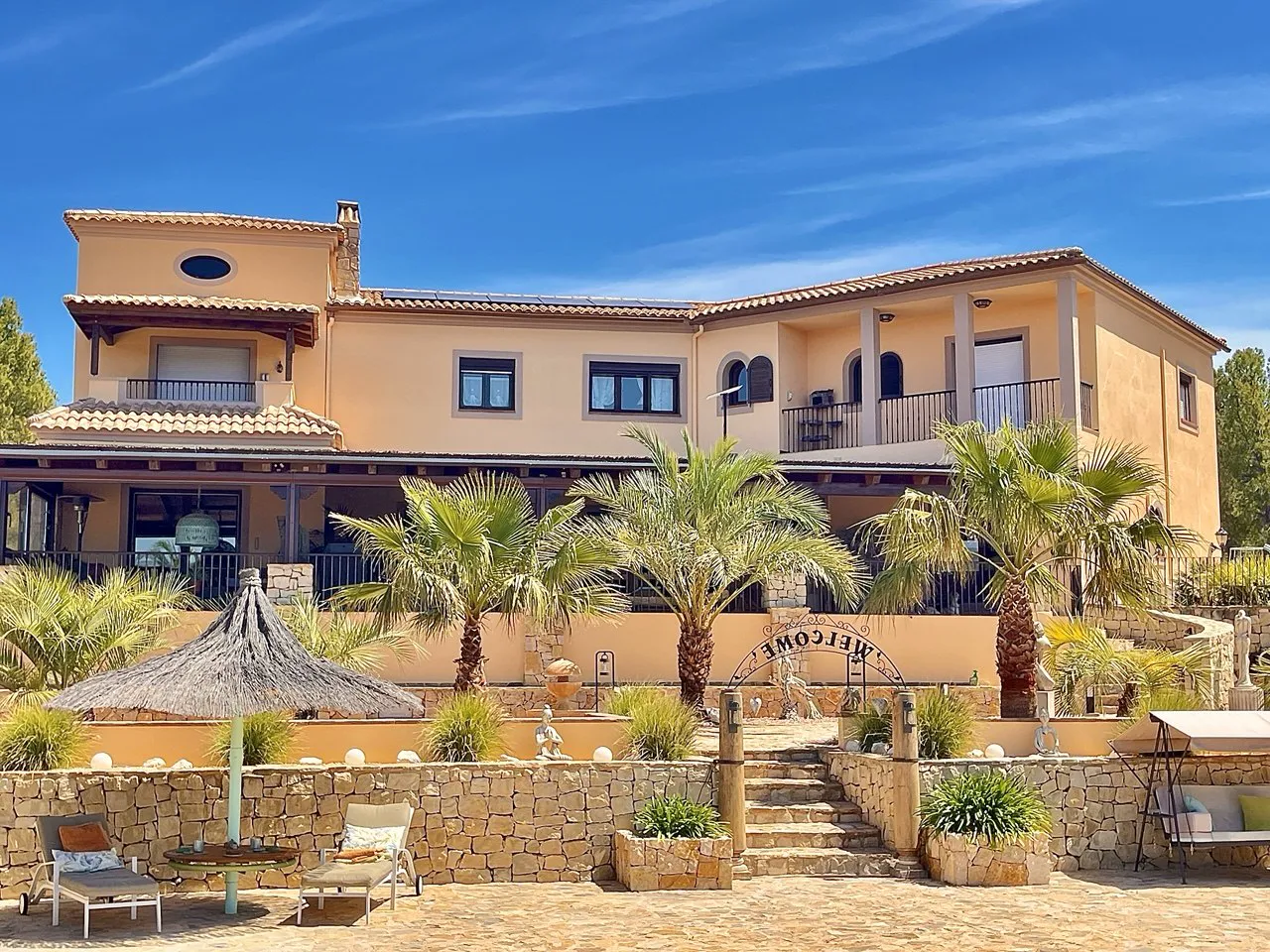 Pintura de villa en La Nucia — fachada exterior Costa Blanca